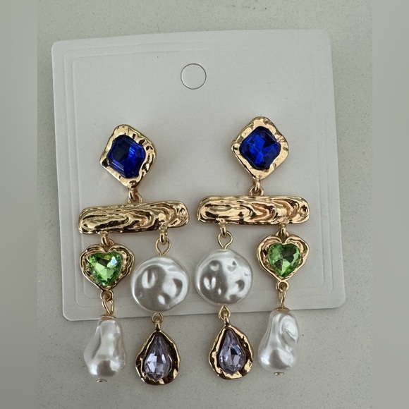 Inlaid Rhinestone Asymmetrical Pearl Earrings - Picture 3 of 4